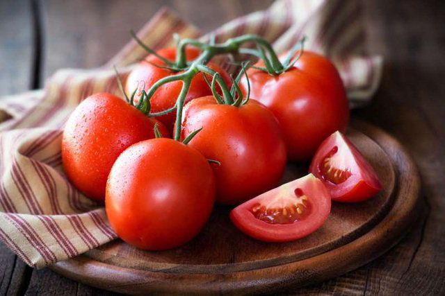 Cách làm trắng da bằng cà chua