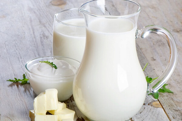 Cách làm trắng da bằng sữa tươi không đường