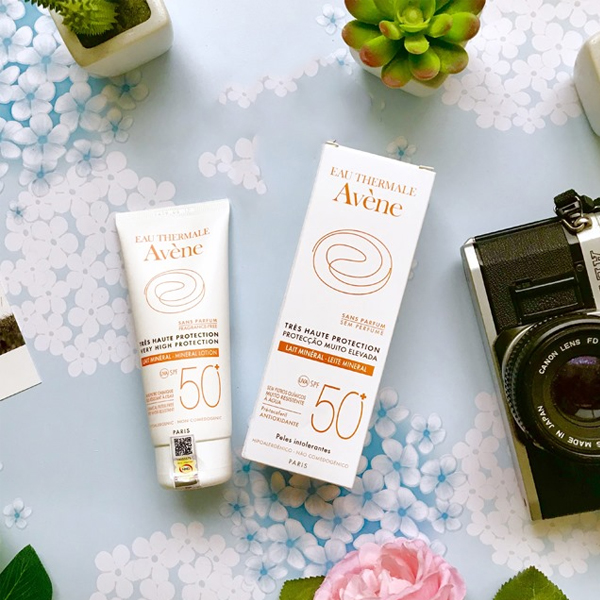 Kem chống nắng cho da nhạy cảm Avene Protection Mineral Lotion SPF50+