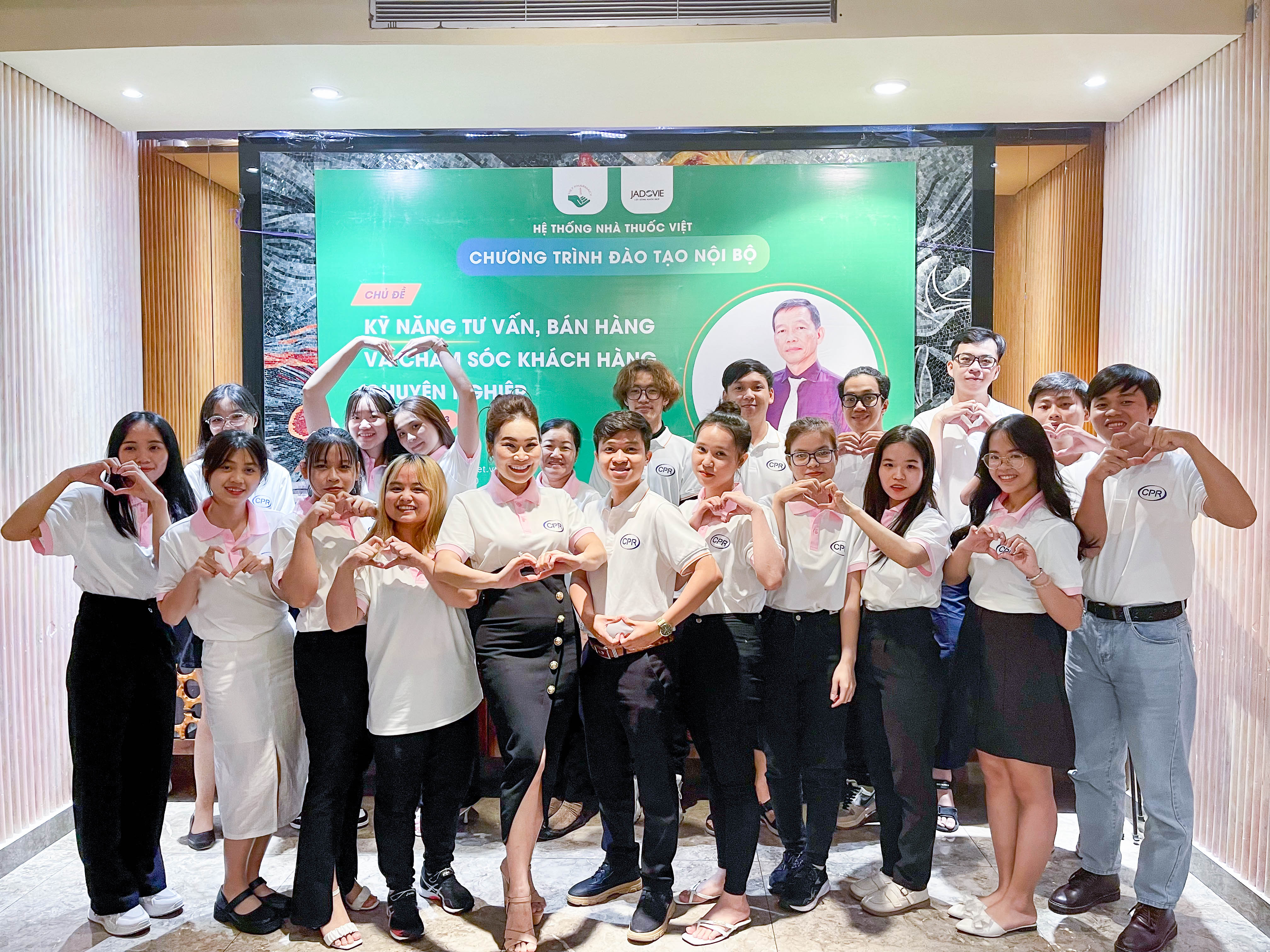 Đội ngũ nhân viên Hệ thống Nhà thuốc Việt