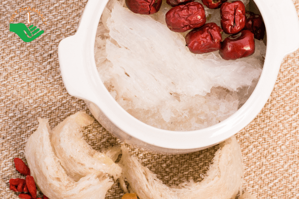 Món yến chưng với táo đỏ