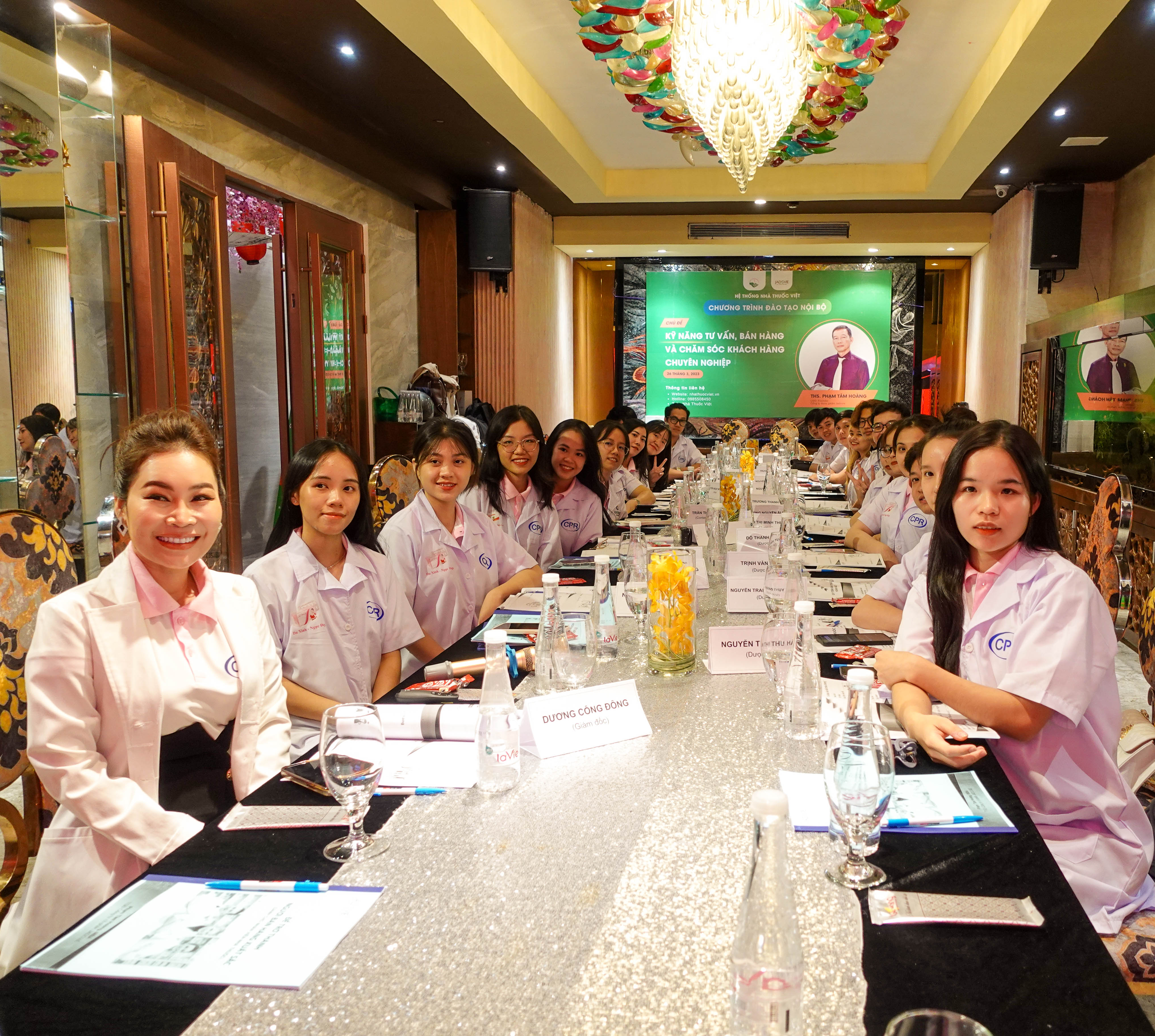 Đội ngũ nhân viên Hệ thống Nhà thuốc Việt