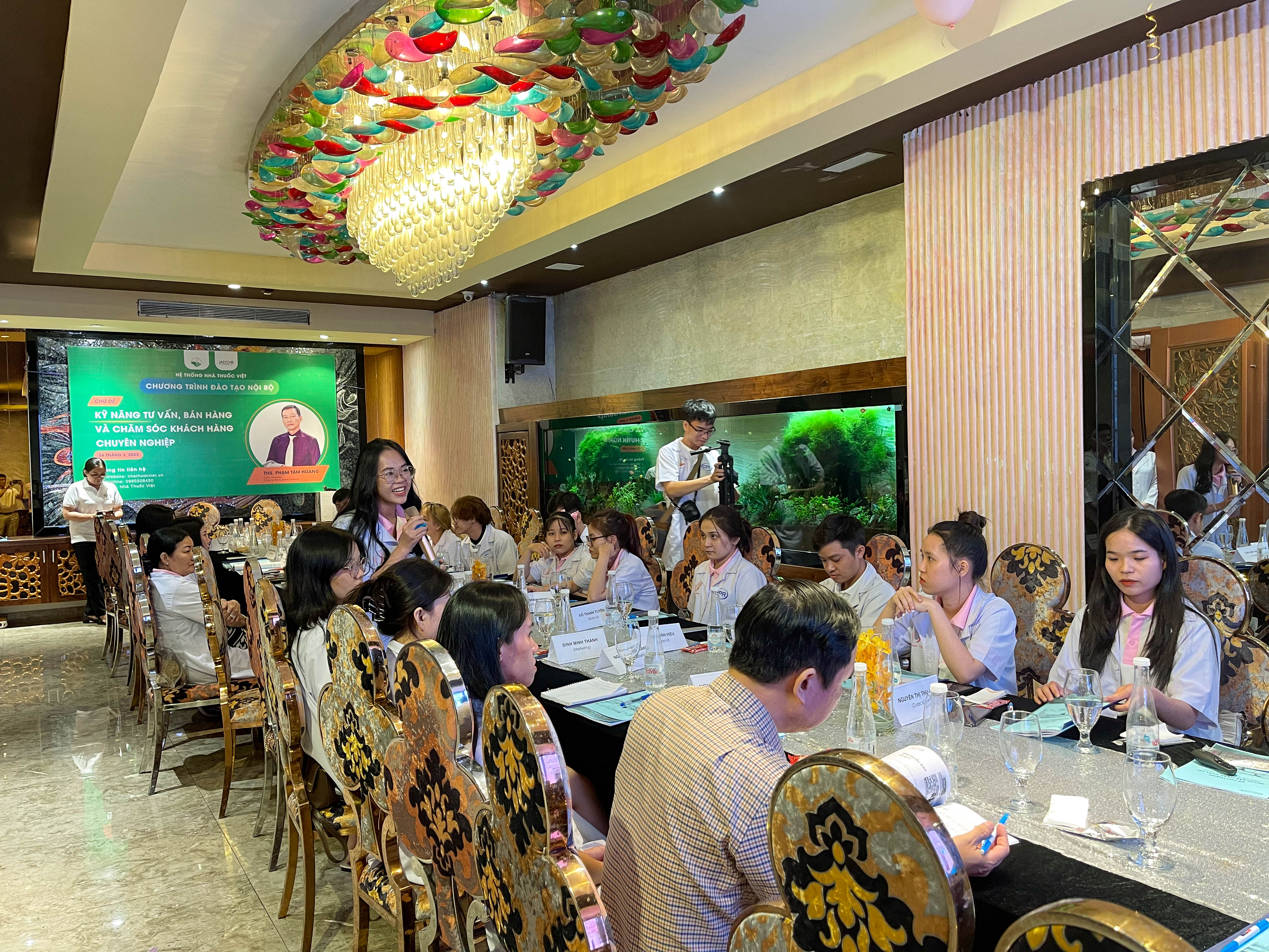 Đội ngũ nhân viên Hệ thống Nhà thuốc Việt