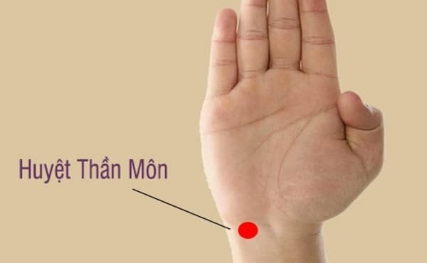 Bấm huyệt thần môn chữa mất ngủ