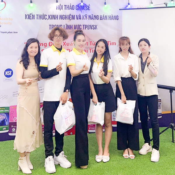 Đội ngũ nhân viên Hệ thống Nhà thuốc Việt