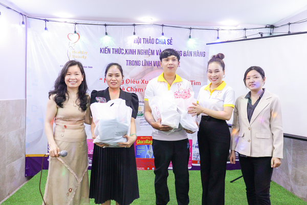 Đội ngũ nhân viên Hệ thống Nhà thuốc Việt