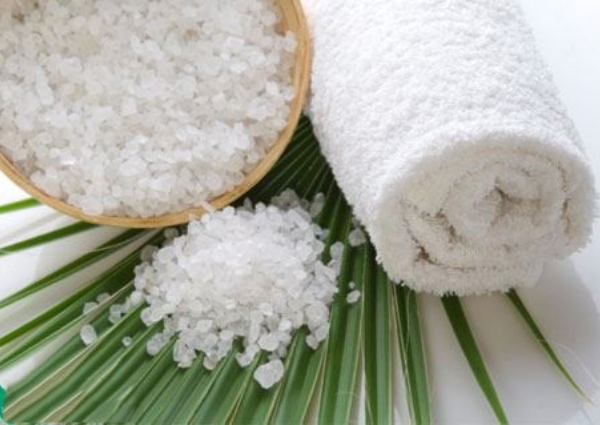 Cách làm hồng cô bé bằng phèn chua