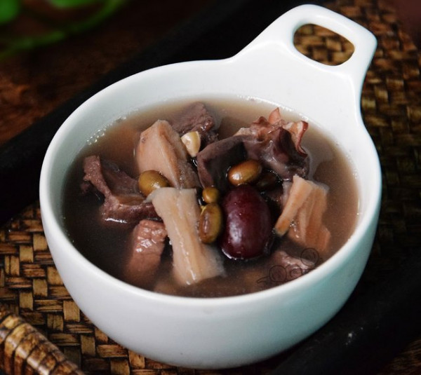 Canh xương heo thuốc bắc