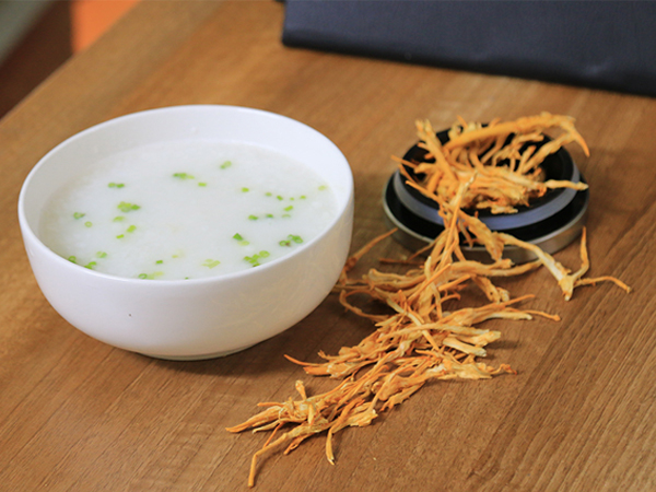 Cháo đông trùng hạ thảo tươi