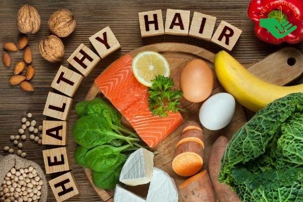 Chế độ ăn đầy đủ chất dinh dưỡng là cách để ngăn tóc rụng nhiều ở nữ