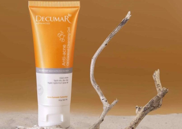 Decumar Anti- Acne Oil Control cleansing Gel