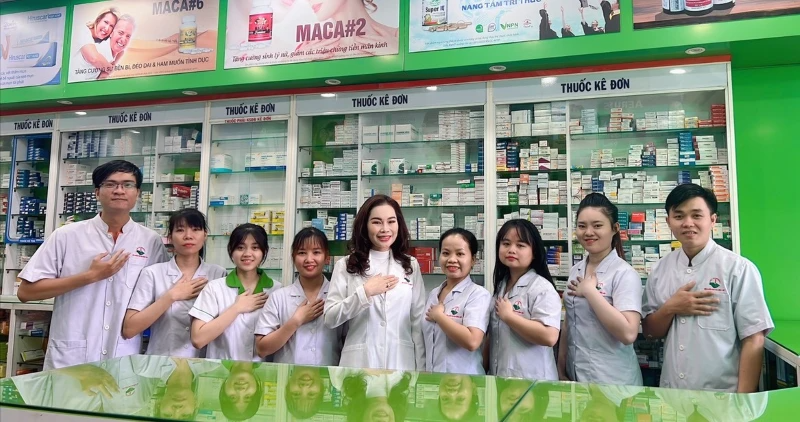 Đội ngũ dược sĩ chuyên môn nhiều năm kinh nghiệm tại Nhà Thuốc Việt