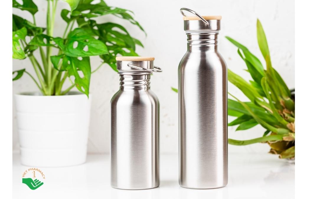 Hạn chế dùng dụng cụ inox đựng trà nấm lim xanh