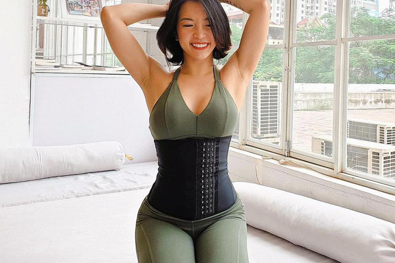 nên nịt bụng vào buổi sáng không
