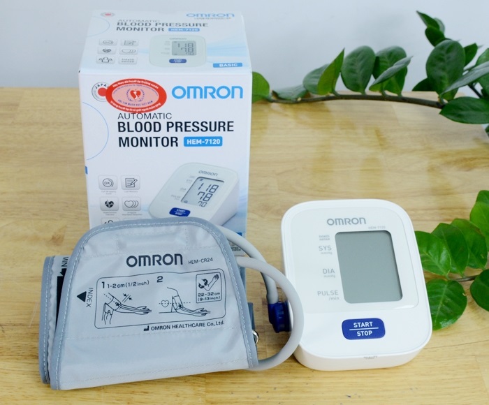 Máy đo huyết áp tự động Omron HEM-7120