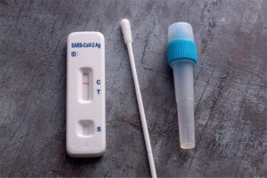 mua-que-test-covid-o-dau