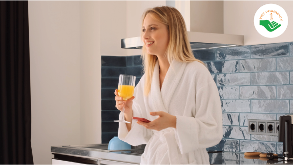 Nên sử dụng nước chanh để hỗ trợ khi bị sốt