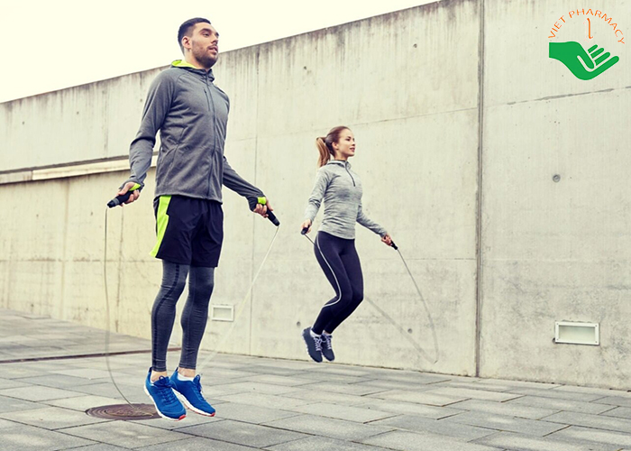 Nhảy dây giảm cân hiệu quả và giữ đôi chân thon gọn
