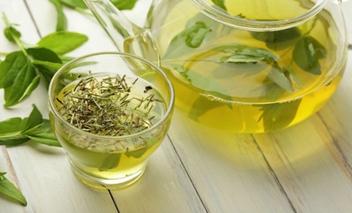 Trà xanh có tác dụng giải độc và giải rượu cấp bách vô cùng tốt