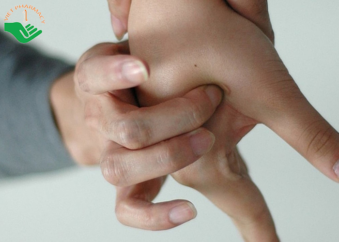 Phương pháp bấm huyệt giảm cân giúp kiểm soát cảm giác thèm ăn