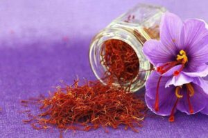 saffron-cong-dung-va-cach-pha-nhuy-hoa-nghe-tay