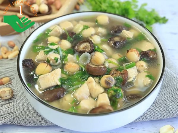 Canh gà linh chi hạt sen bồi bổ cơ thể