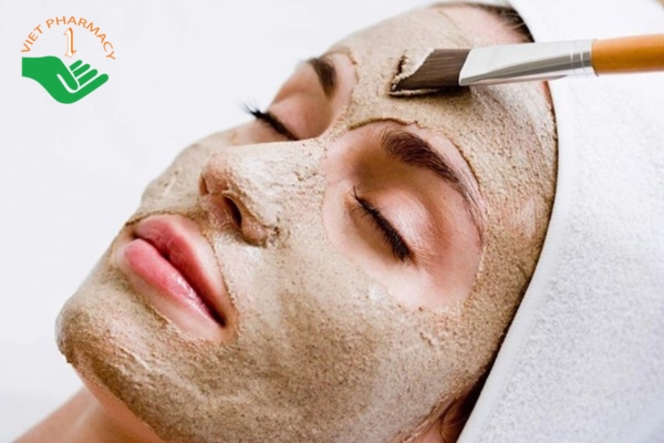 Sử dụng bột đậu đỏ đắp mặt giúp giảm triệu chứng da bị cháy nắng