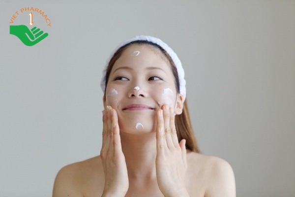 Sử dụng kem chống nắng giúp bảo vệ da toàn diện