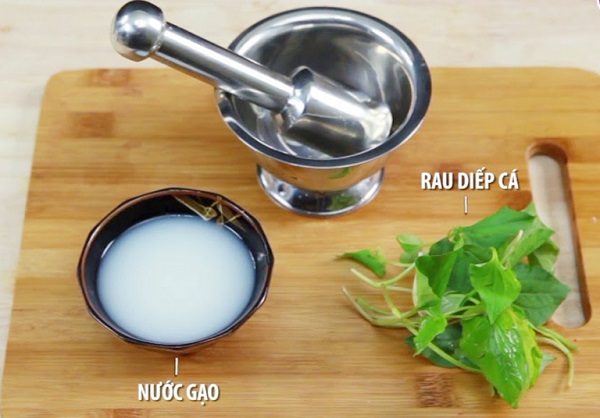 Sử dụng lá diếp cá và nước gạo chữa ho cho bà bầu
