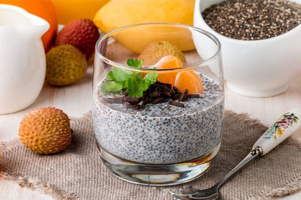 Hạt chia ngâm sữa