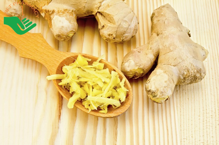 Gừng có vị cay, tính ấm, mùi thơm nồng, dùng để chữa trị nhiều bệnh lý khác nhau, trong đó cảm cúm