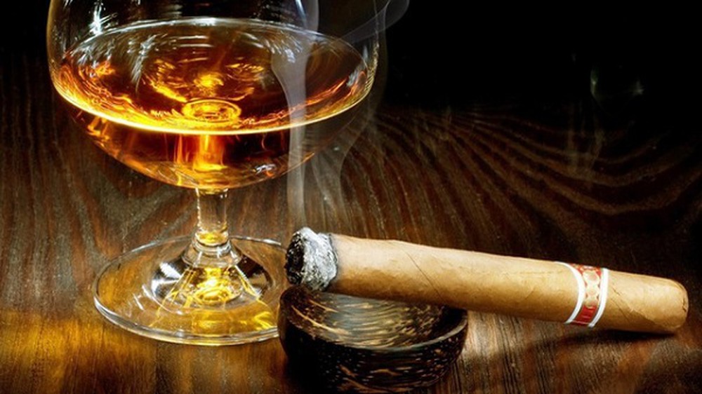 Bệnh thoái hóa đốt sống cổ nên kiêng rượu bia