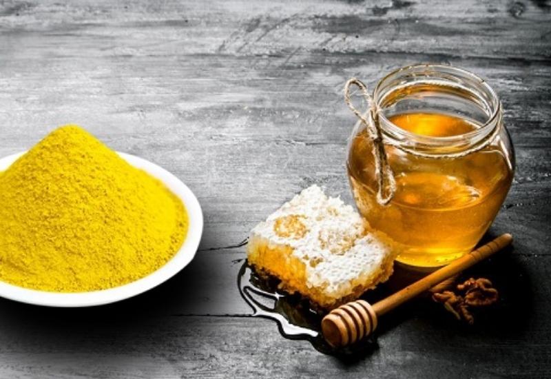 Làm trắng da bằng mặt nạ tinh bột nghệ cùng mật ong