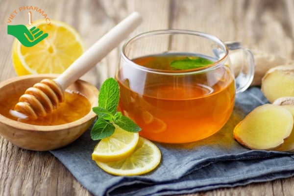 Trà gừng mật ong giúp giải rượu nhanh chóng