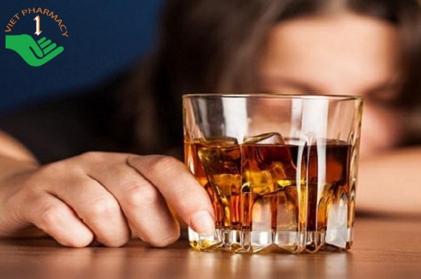 Người bị loét dạ dày hay viêm túi mật không nên uống trà gừng giải rượu