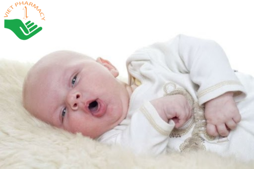 Bé bị viêm phế quản có thể gây ra tình trạng thở khò khè