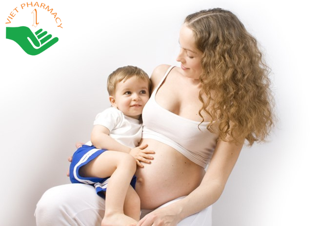 Trẻ em dưới 6 tuổi, phụ nữ mang thai và cho con bú không nên dùng tinh dầu thông đỏ