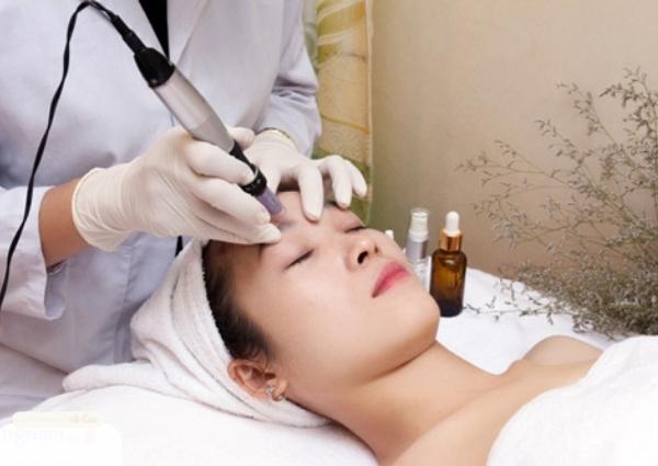 Trị sẹo bằng công nghệ cấy da “siêu vi điểm”