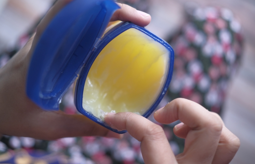 Vaseline là gì?