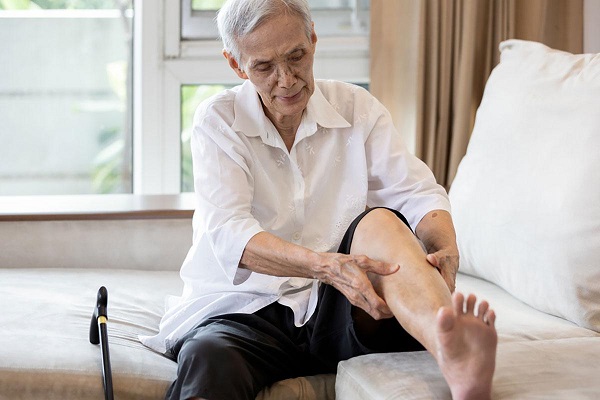 Viêm khớp gối thường gặp ở người lớn tuổi