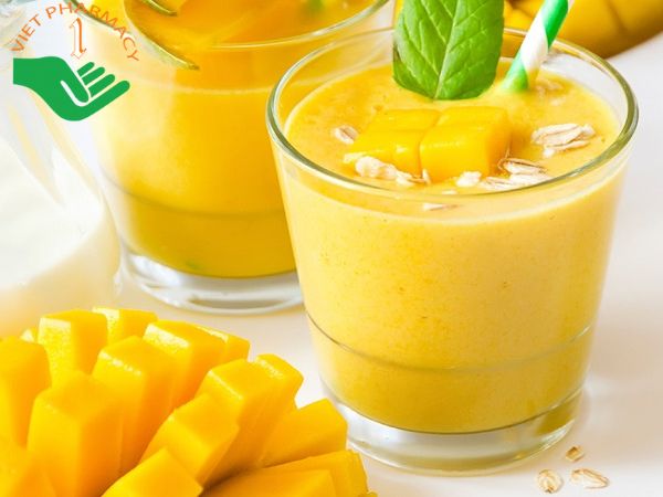 Sinh tố xoài là món ăn có tác dụng giảm cân, giữ dáng