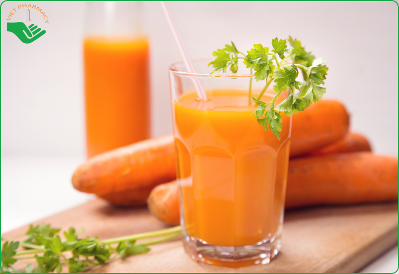 Nước ép cà rốt bổ mắt