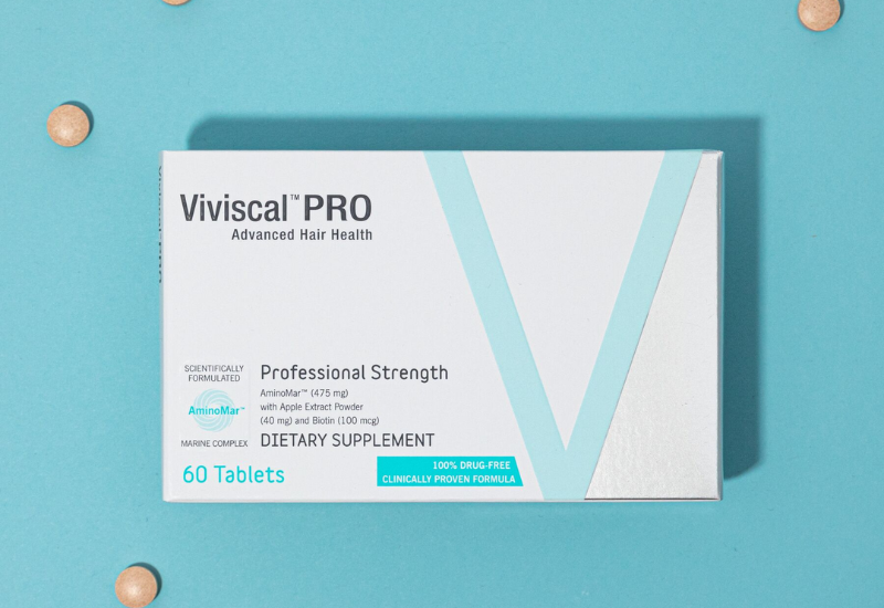 Viên uống mọc tóc Viviscal PRO giúp nuôi dưỡng tóc mỏng từ bên trong, giảm rụng tóc và hỗ trợ tóc mọc dày khỏe hơn (Hộp 60 viên)