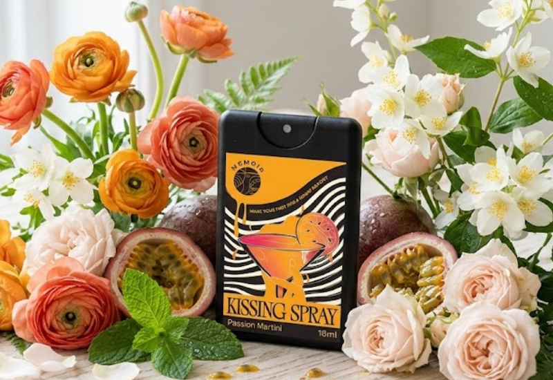 Xịt thơm miệng PlayAh! Kissing Spray hương Passion Martini (Chai 18ml)